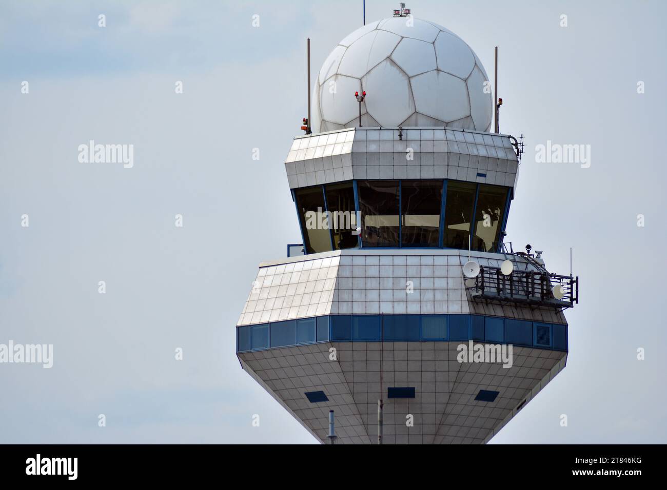 Warschau, Polen. 8. Juni 2018. Flughafen Warschau Chopin. Flughafengebäude. Stockfoto