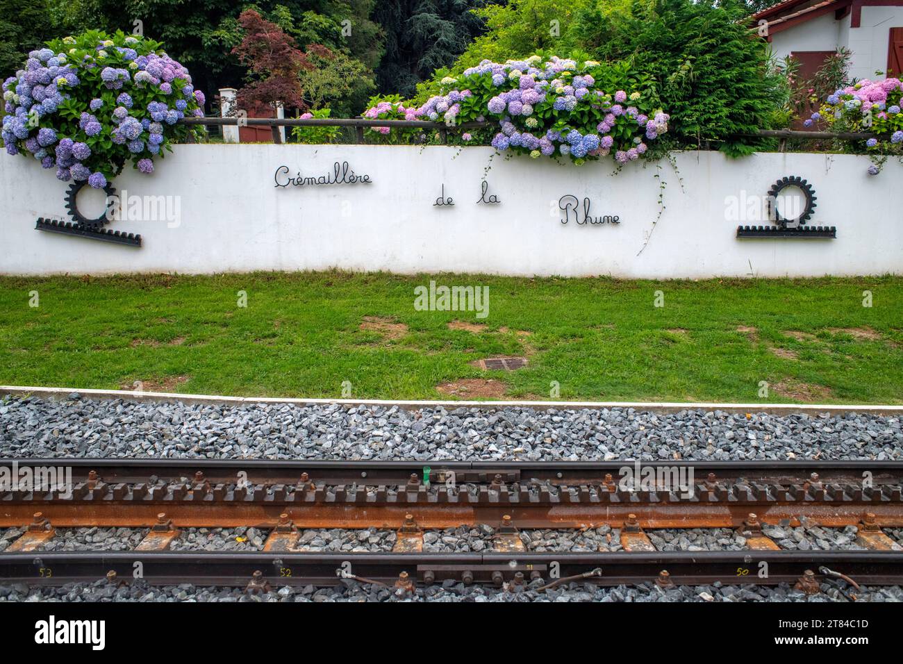 Die Petit Train de la Rhune Zahnradbahn, La Rhun an der Grenze zu Spanien, Frankreich