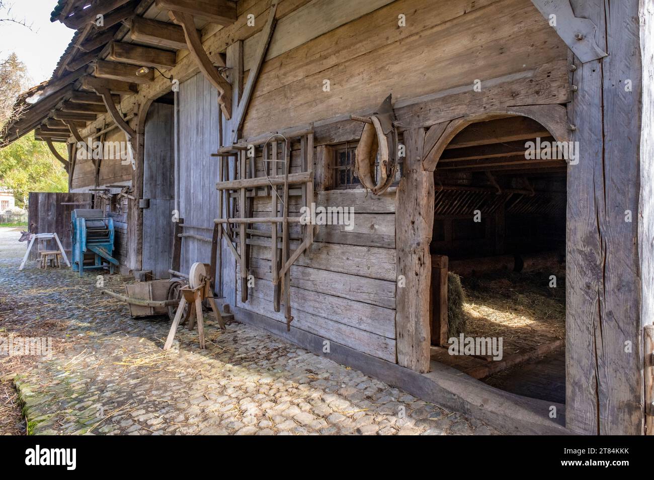 Alte Bauernhäuser in einem Bauerndorf in Deutschland Stockfoto