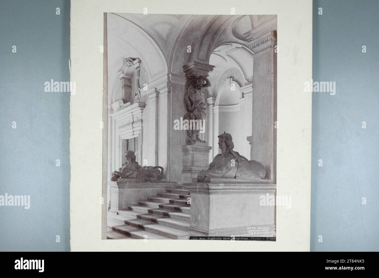 Otto Schmidt Wien, ungarische Garde, Treppe, Fischer von Erlach. Albumin, auf Pappe 1895 , 1895 Stockfoto