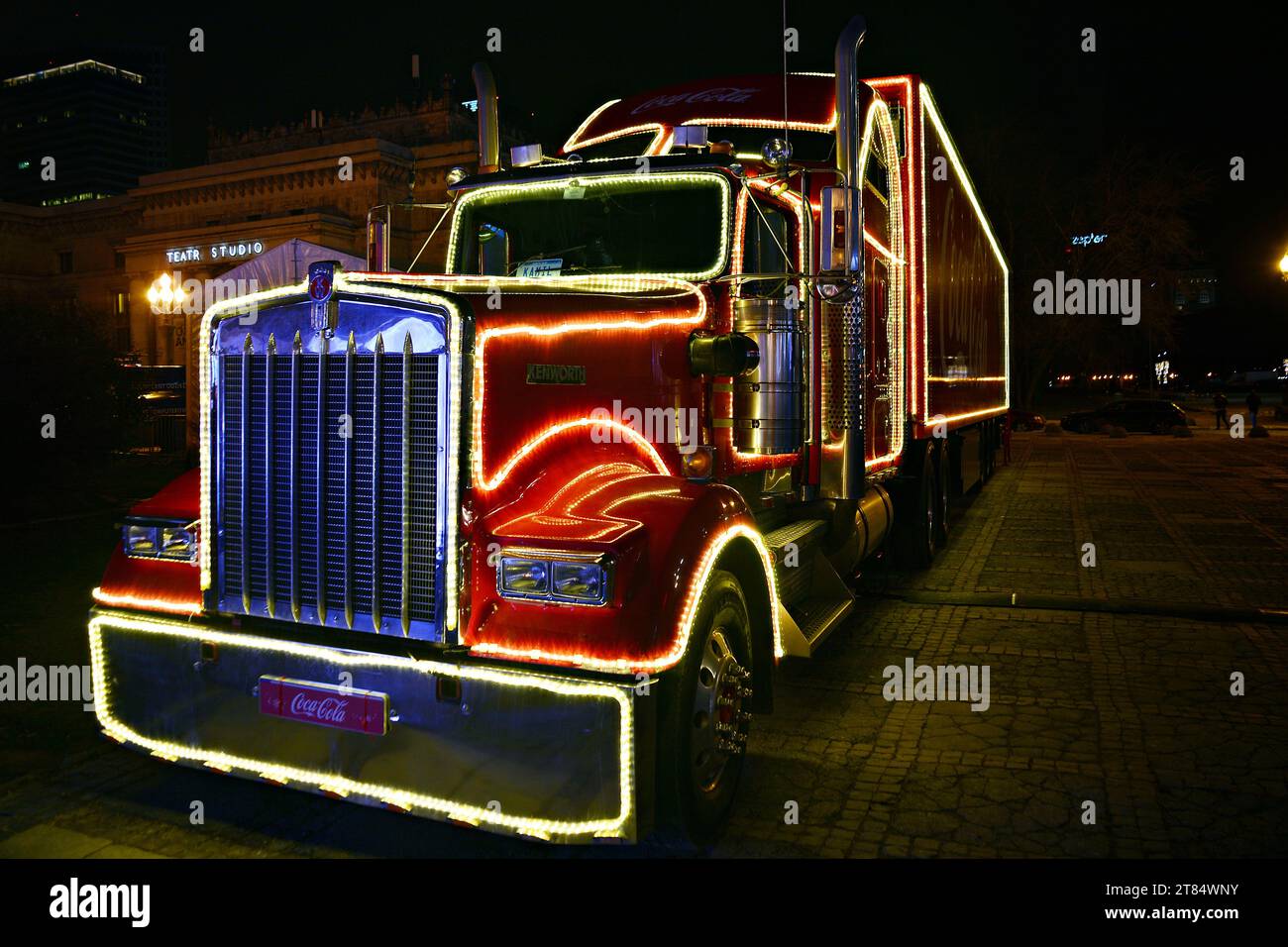 Warschau, Polen. 13. Januar 2018. Coca Cola Truck die Wohltätigkeitskampagne des Great Orchestra of Christmas Charity. Jurek Owsiak. Stockfoto