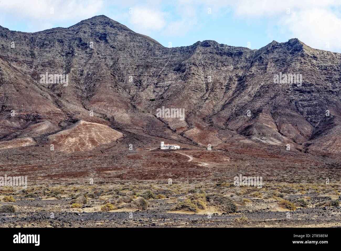 Reiseziel - Pico de la Zarza Berge Playa de Cofete, Jandia Halbinsel, Fuerteventura, Kanarische Inseln, Spanien - 21.009.2023 Stockfoto