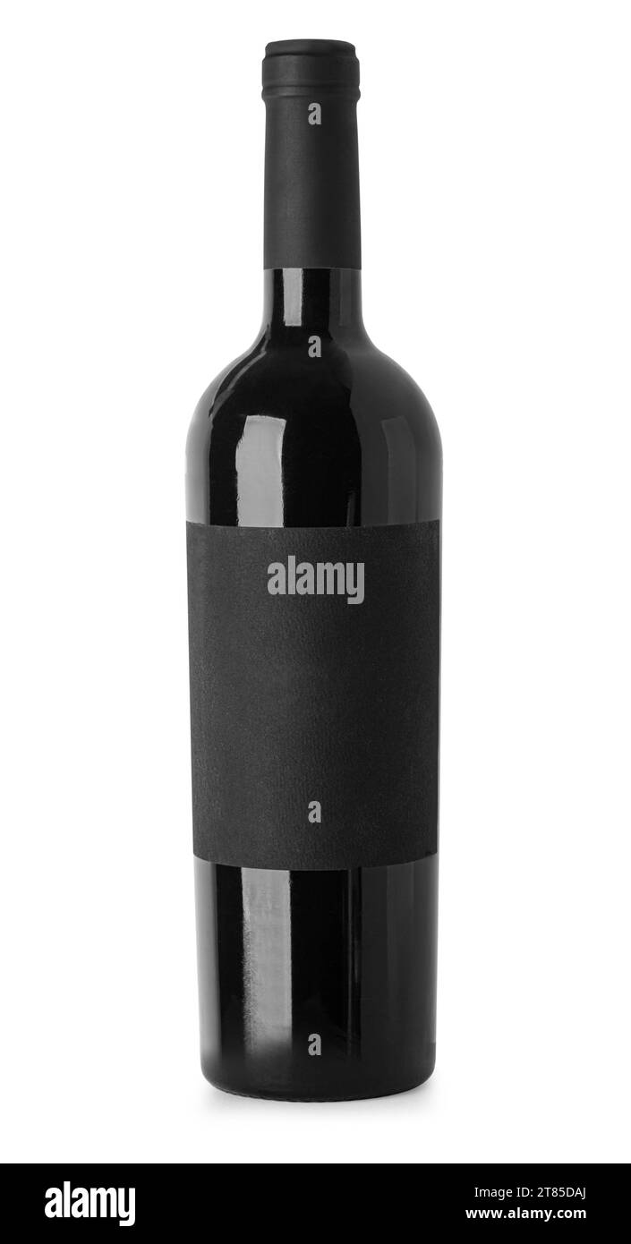 Flasche Rotwein isoliert auf weißem Hintergrund mit schwarzem Etikett Stockfoto
