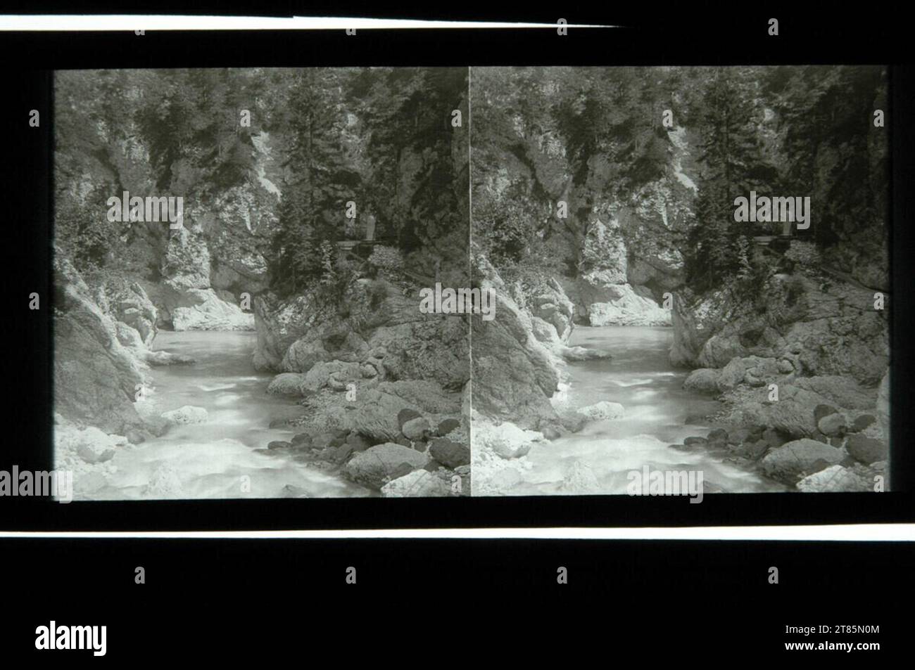 Johann Friedrich Schmid Eingang zur Schlitzschlucht; Kärnten. Glasdiapositiv / Stereoformat um 1900 Stockfoto