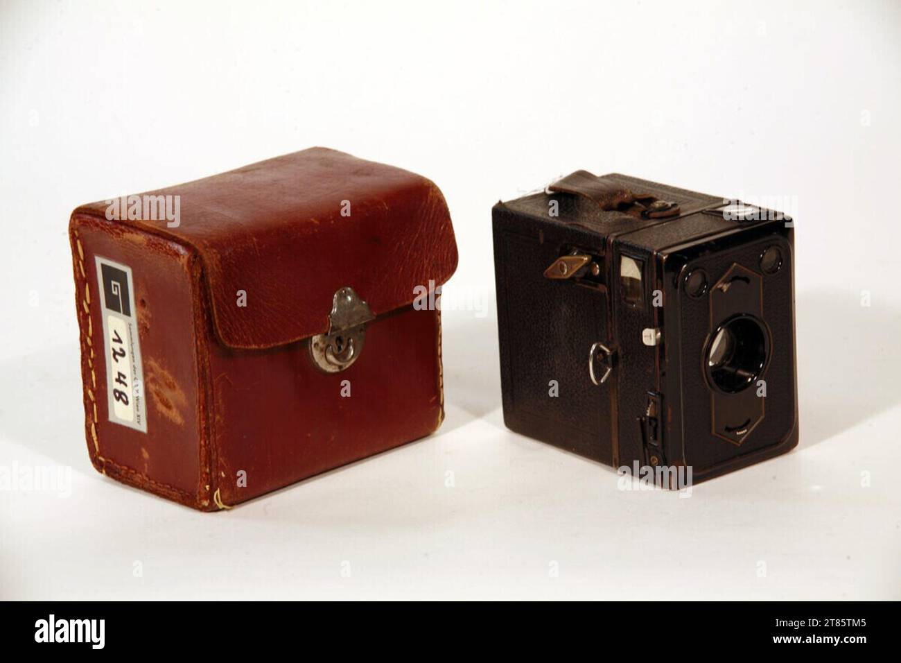 Zeiss Ikon AG (Produzent in) Rollfilm-Cast Casterra 'Box Tennoor 54/2' - 6 x 9 cm. Metall nach 1931 Stockfoto Zeiss Ikon AG (Produzent in) Rollfilm-Cast Casterra 'Box Tennoor 54/2' - 6 x 9 cm. Metall nach 1931 Stockfoto