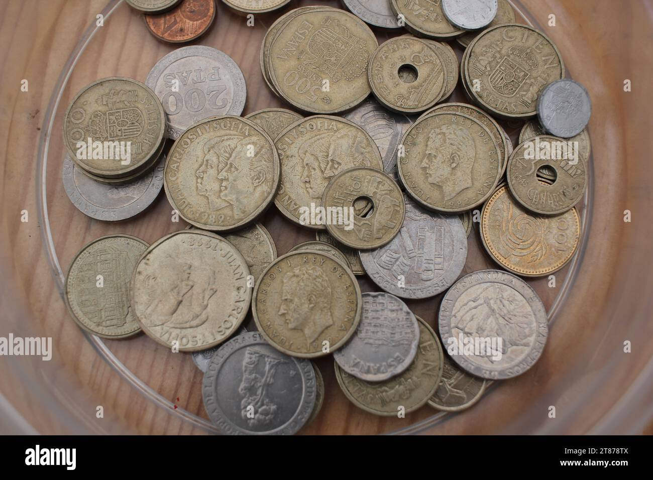 Eine Sammlung alter Münzen aus Spanien Stockfoto
