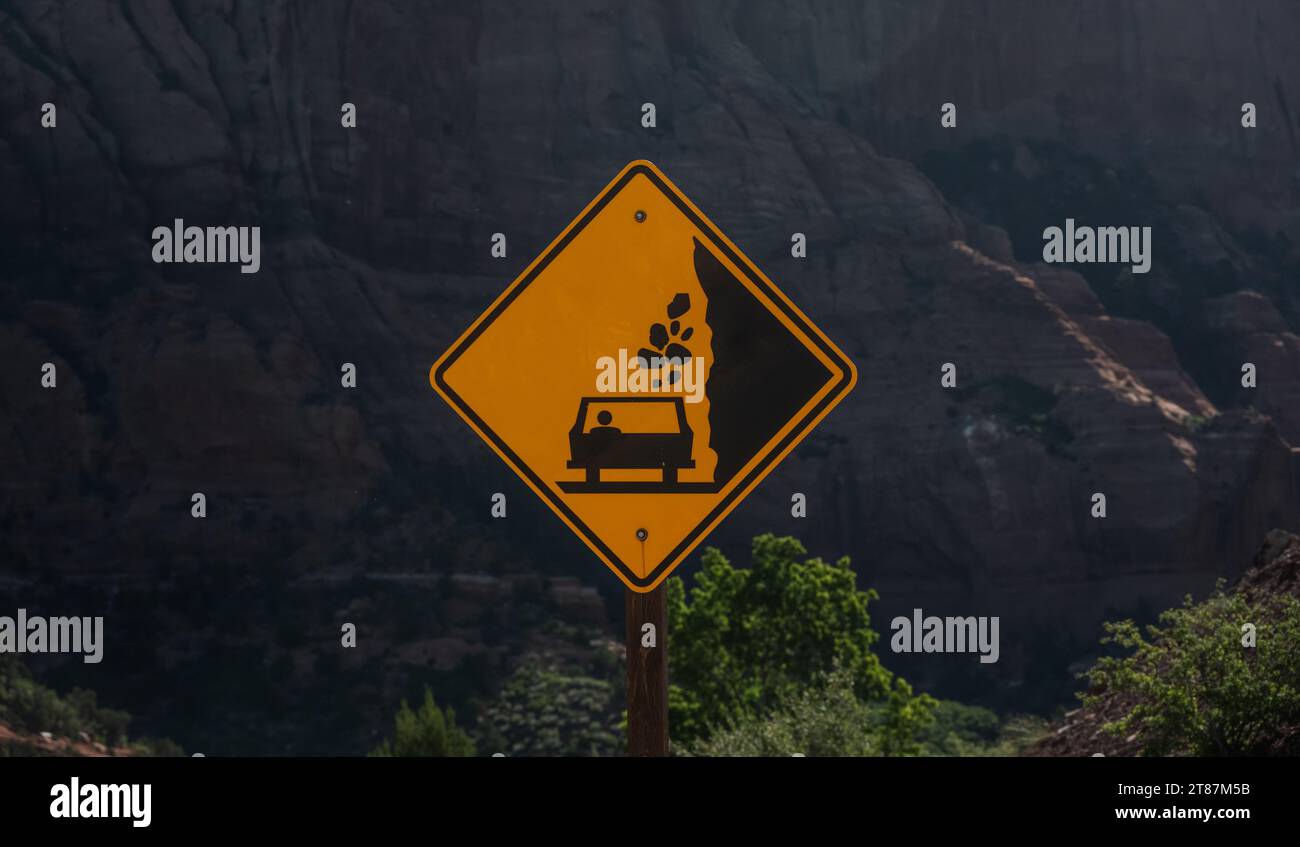 Warnschild „Falling Rocks“ Im Zion-Nationalpark Stockfoto