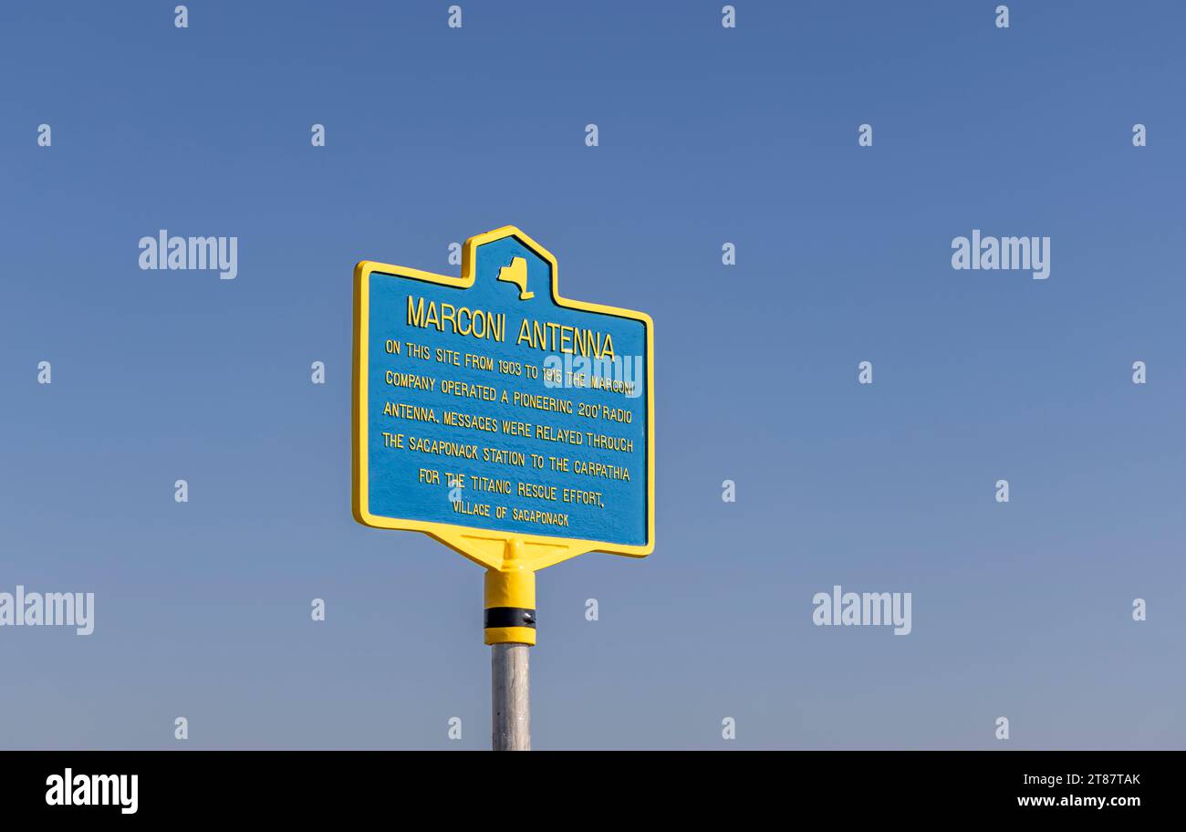New York State Historical Marker für den Standort der Maroni Antenna in Sagaponack, ny Stockfoto