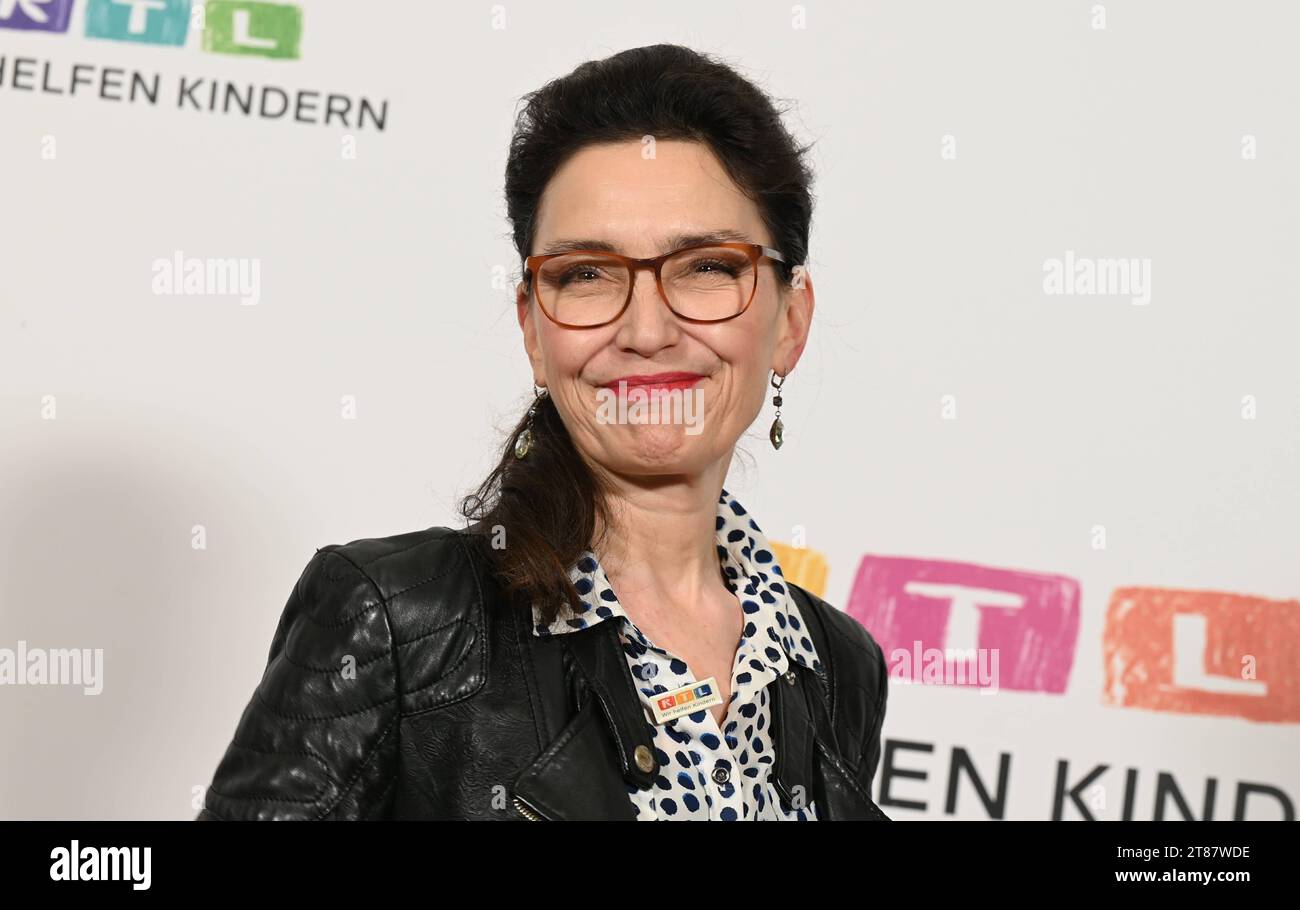 Schauspielerin Tatjana Clasing nimmt am 28. RTL Spendenmarathon wir helfen Kindern 2023 Teil *** Schauspielerin Tatjana Clasing nimmt am 28 RTL Telethon wir helfen Kindern 2023 Teil Credit: Imago/Alamy Live News Stockfoto