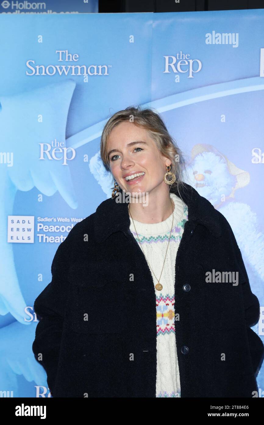 London, Großbritannien. November 2023. Cressida Bonas nimmt an der Snowman VIP-Eröffnung im Peacock Theatre in London Teil. Die legendäre Familienshow The Snowman kehrt vom Samstag, 18. November bis Samstag, 30. Dezember, zum 26. Mal ins Peacock Theatre zurück. Birmingham Reps magische Bühnenadaption des beliebten Bilderbuches von Raymond Briggs CBE und des Zeichentrickfilms von Dianne Jackson verzaubert weiterhin Publikum aller Altersgruppen. Quelle: John Davies/Alamy Live News Stockfoto