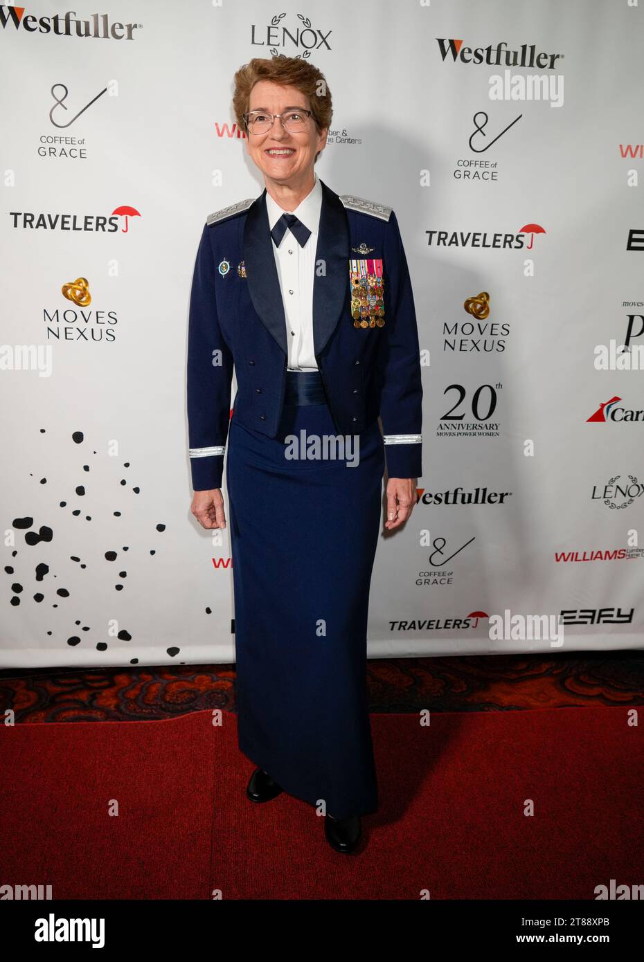 New York, Usa. November 2023. New York, USA 11/17/23 General Jacqueline Van Ovost nimmt an der 20. Jährlichen NY Moves Power Women Awards Gala des New York Moves Magazine Teil, die am Samstag, den 18. November 2023 im Mandrian Oriental Hotel in New York City stattfindet. Quelle: Jennifer Graylock/Alamy Live News Stockfoto