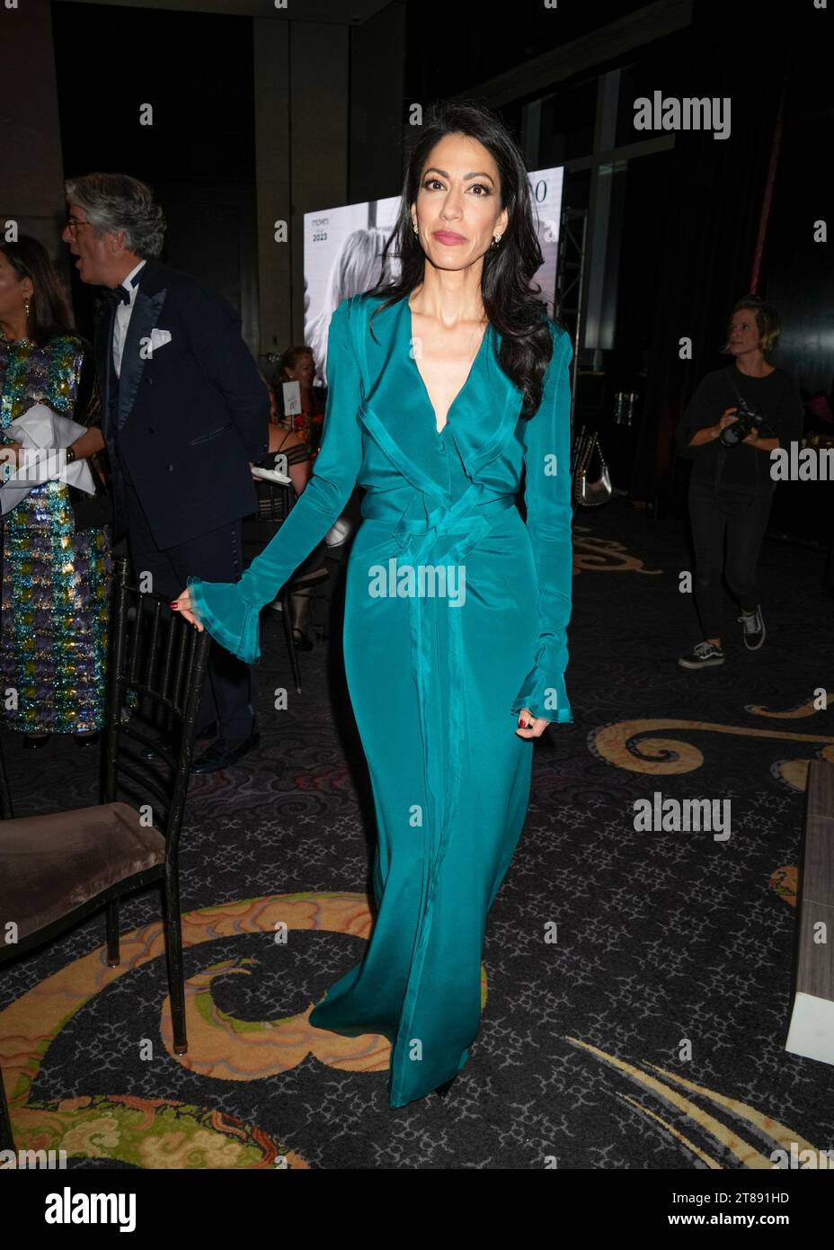 New York, Usa. November 2023. New York, USA 11/17/23 Huma Abedin nimmt an der 20. Jährlichen NY Moves Power Women Awards Gala des New York Moves Magazine Teil, die am Samstag, 18. November 2023 im Mandrian Oriental Hotel in New York City stattfindet. Quelle: Jennifer Graylock/Alamy Live News Stockfoto