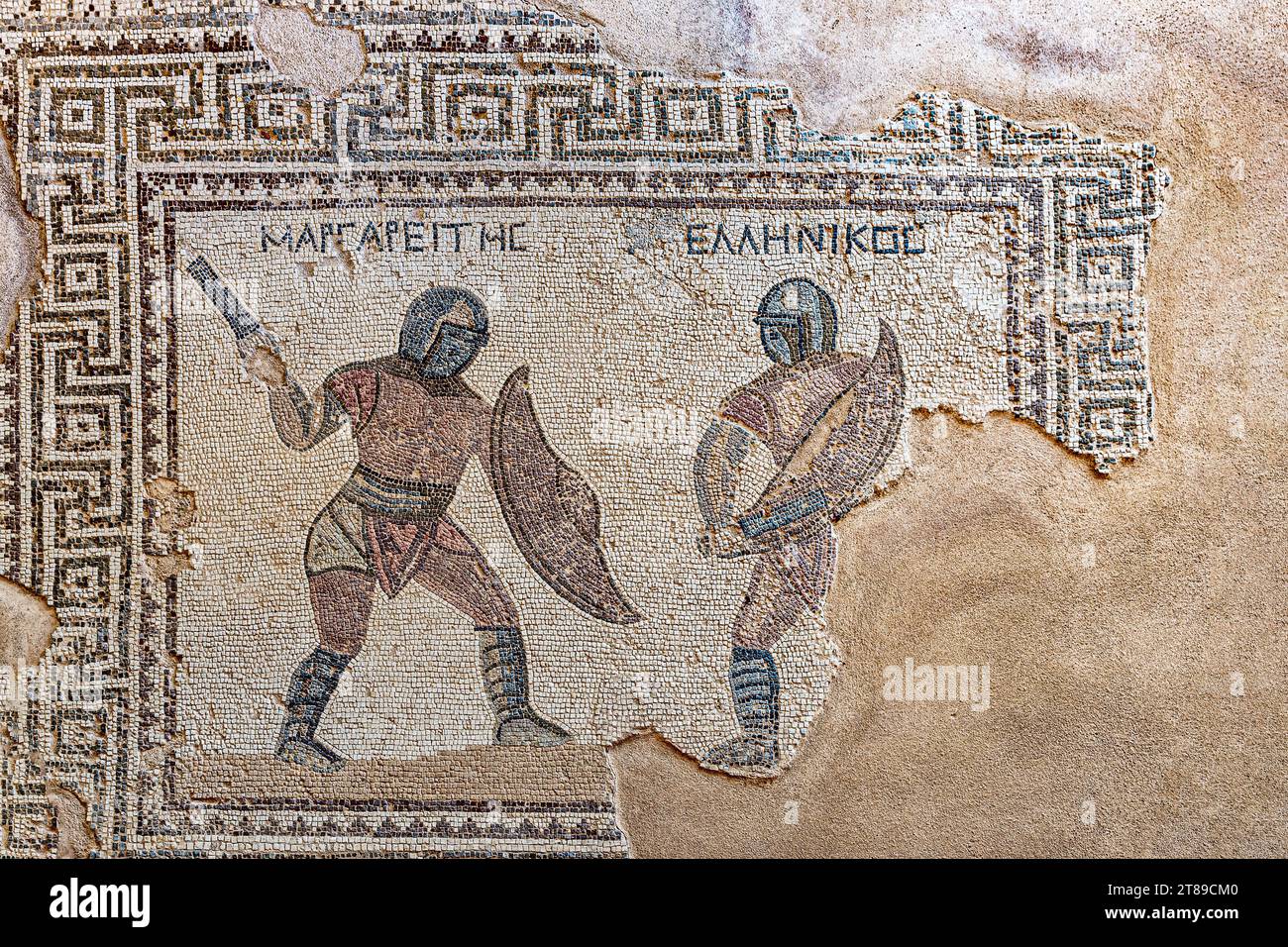 Mosaik zweier Gladiatoren, Margariten (links) und Hellenikos (rechts), Ende des 3. Jahrhunderts n. Chr., Haus der Gladiatoren, Kourion (Zypern) Stockfoto