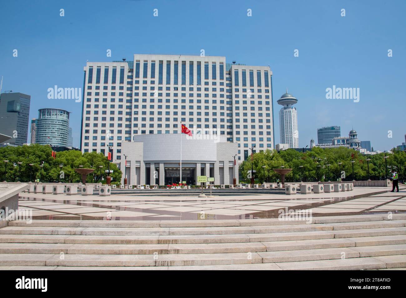 Shanghai China 9. Juni 2023: Außenansicht des Regierungsgebäudes von shanghai auf dem People Square. Stockfoto