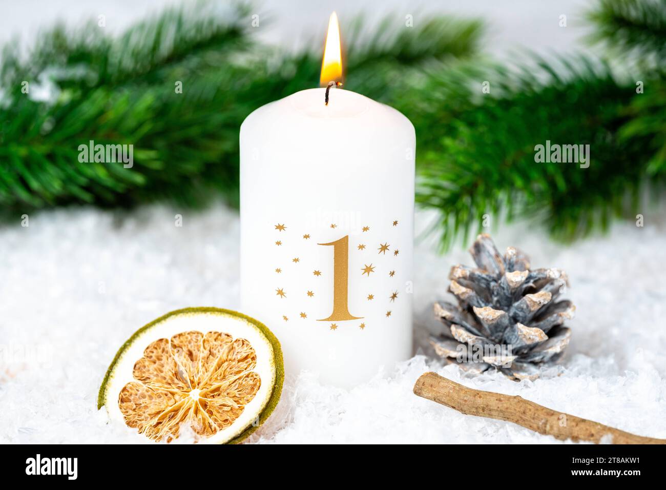 Die Erste Kerze Scheint Ins Land Advent Advent www.alamy.de
