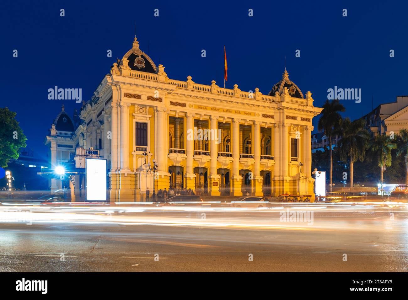 Das Opernhaus Hanoi, auch bekannt als das große Opernhaus, befindet sich in Hanoi, Vietnam. Übersetzung: Hanoi Opera House Stockfoto