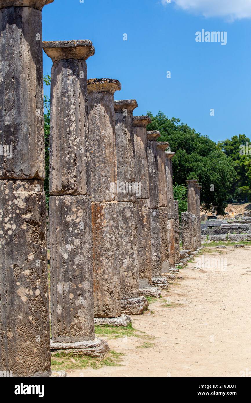 Antike griechische Ruinen in Olympia, dem Heimstadion der Olympischen Spiele, Peloponnes, Griechenland Stockfoto