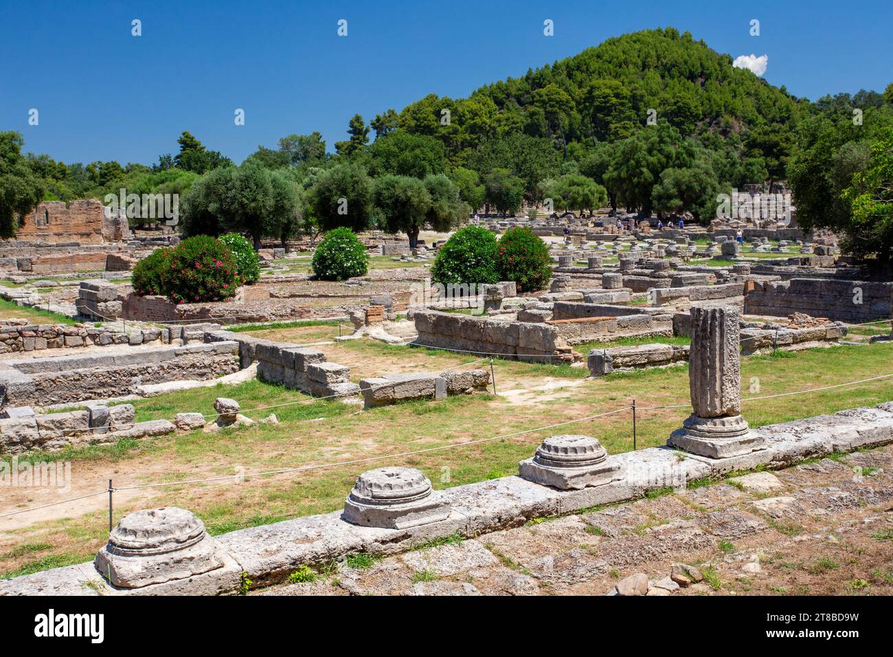 Antike griechische Ruinen in Olympia, dem Heimstadion der Olympischen Spiele, Peloponnes, Griechenland Stockfoto