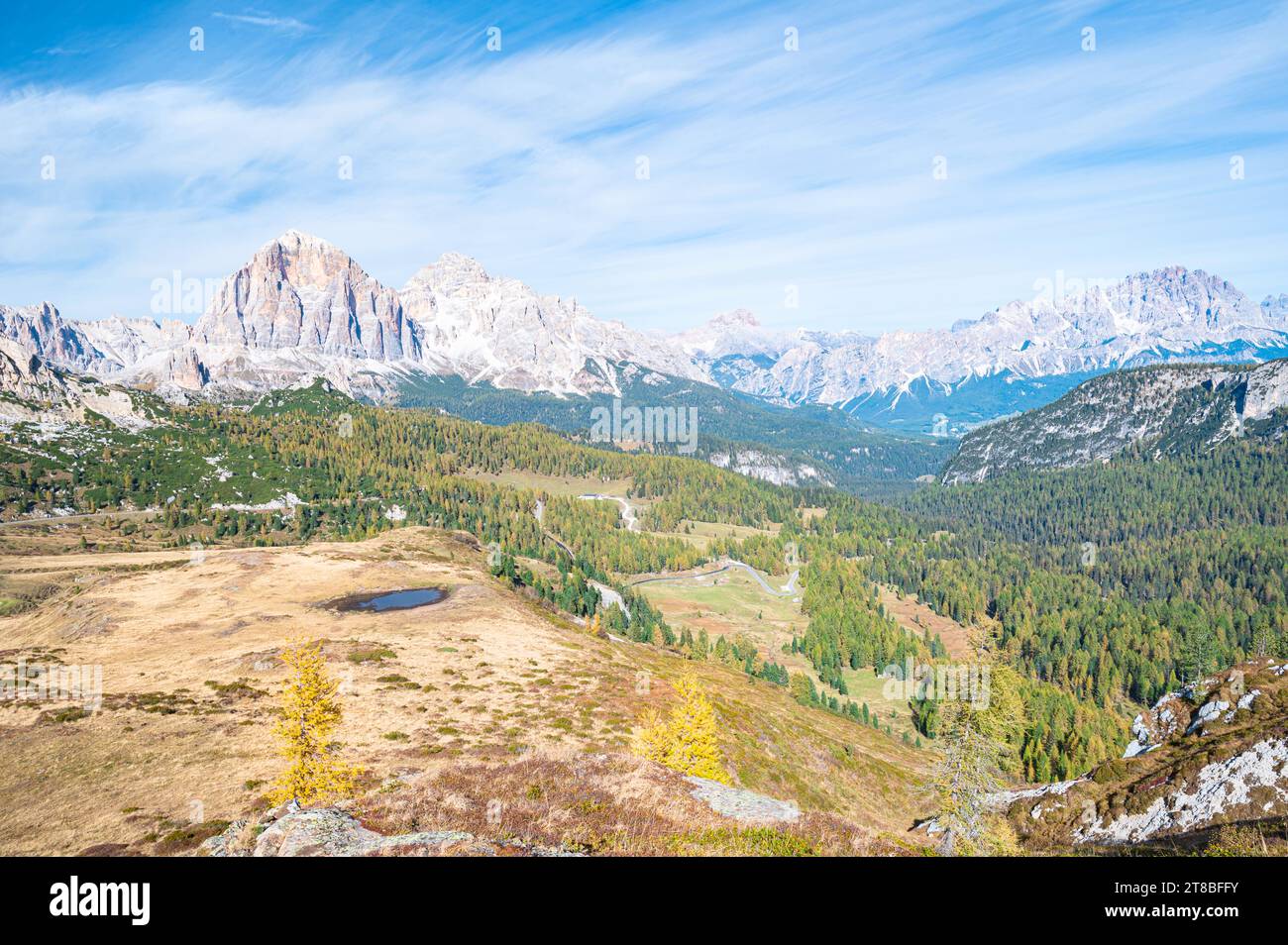 Wunderschöne Alpenlandschaft in der Nähe des Giauer Passes in den Dolomiten Stockfoto