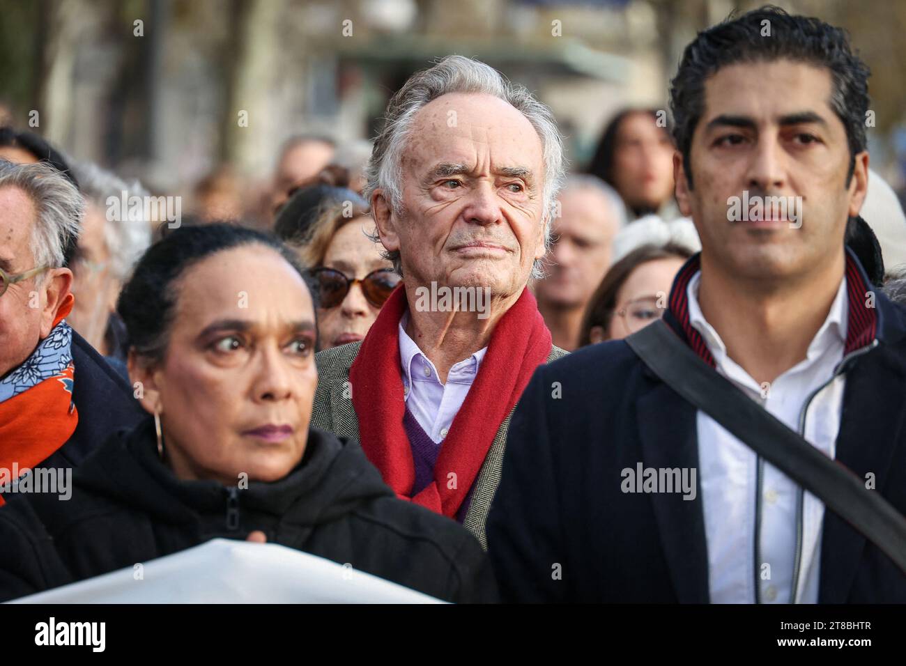 Paris, Frankreich. November 2023. Nimmt an einem stummmarsch Teil, der vom neu gegründeten Une Autre Voix (Another Voice) Collective am 19. November 2023 in Paris organisiert wurde. Der stummmarsch, der vom neu gegründeten Kollektiv Une Autre Voix (Another Voice) organisiert wurde und von kulturellen Ikonen geleitet wurde, eine Route vom Institut du Monde Arabe zum Musee d’Art et d’Histoire du Judaisme am 19. November 2023 in Paris, Frankreich. Foto: Nasser Berzane/ABACAPRESS.COM Credit: Abaca Press/Alamy Live News Stockfoto