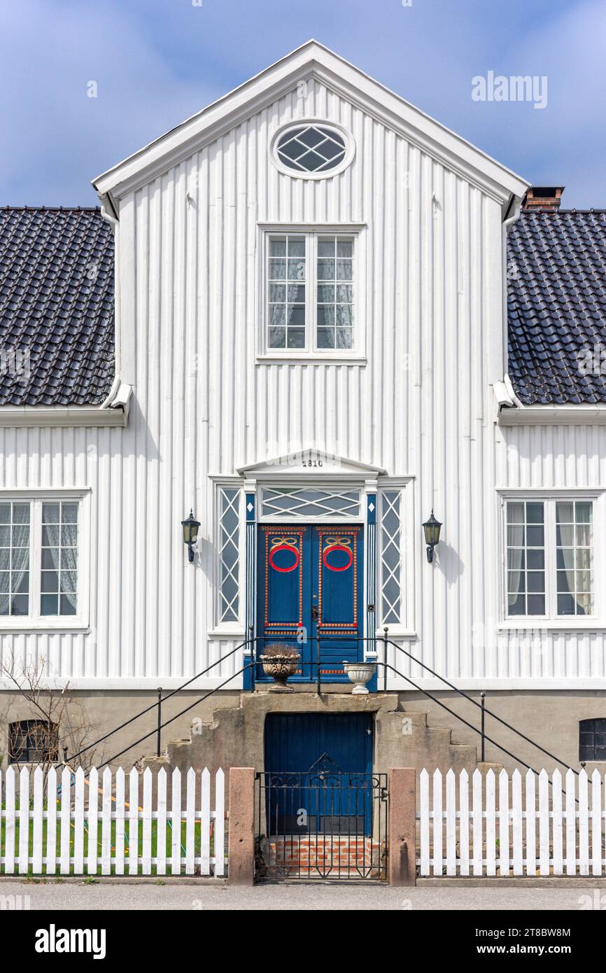 Traditionelles historisches Haus, Strandgata, Stadtzentrum, Lillysand, Agder County, Norwegen Stockfoto