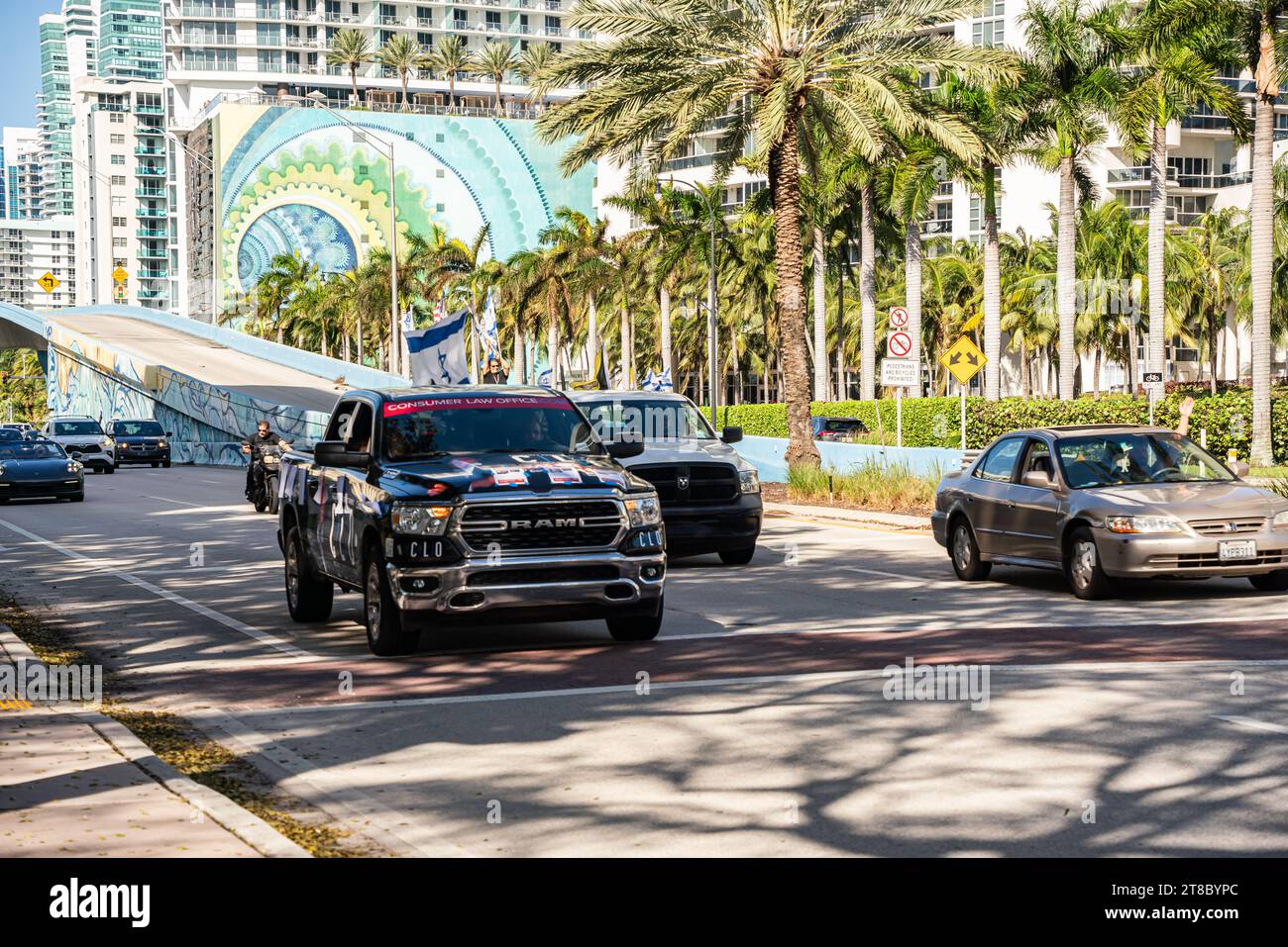 Hallandale Beach, Miami, Florida - 19. November 2023: Auto Rally zur Unterstützung Israels und gegen Antisemitismus. Am Israel Chai Stockfoto