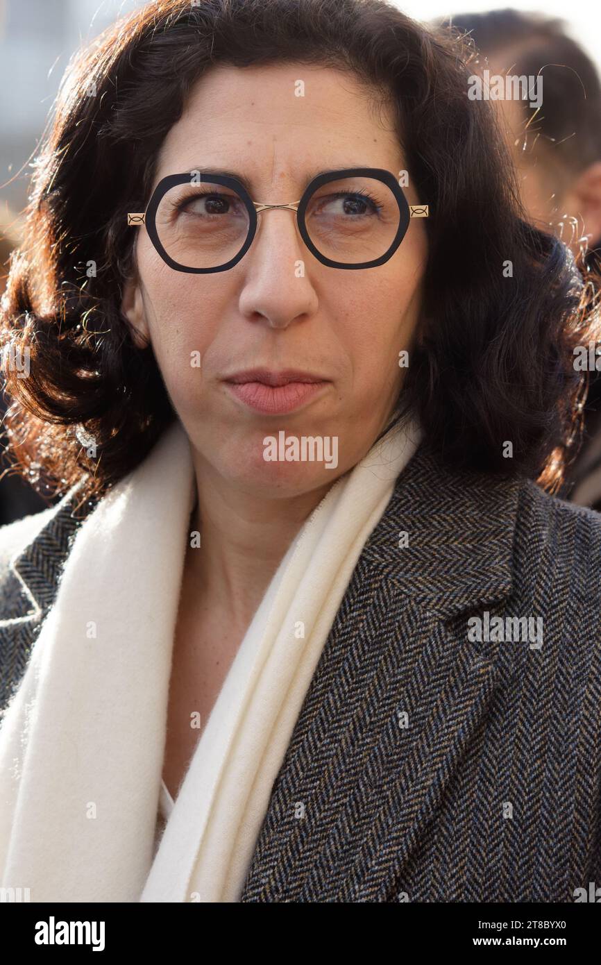 De nombreuses personnalités défilent à Paris pour la paix au moyen Orient. Une marche silencieuse organisée par le collectif 'une autre voix' Stockfoto