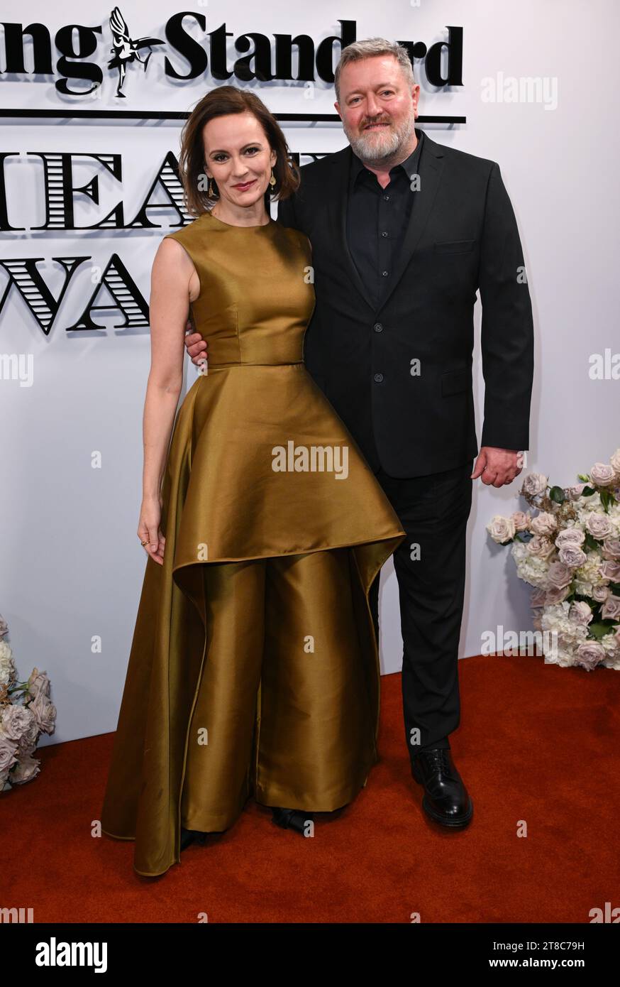 London, Großbritannien. November 2023. Guy Garvey und Rachael Stirling kommen bei den Evening Standard Theatre Awards in London an. Quelle: Doug Peters/EMPICS/Alamy Live News Stockfoto