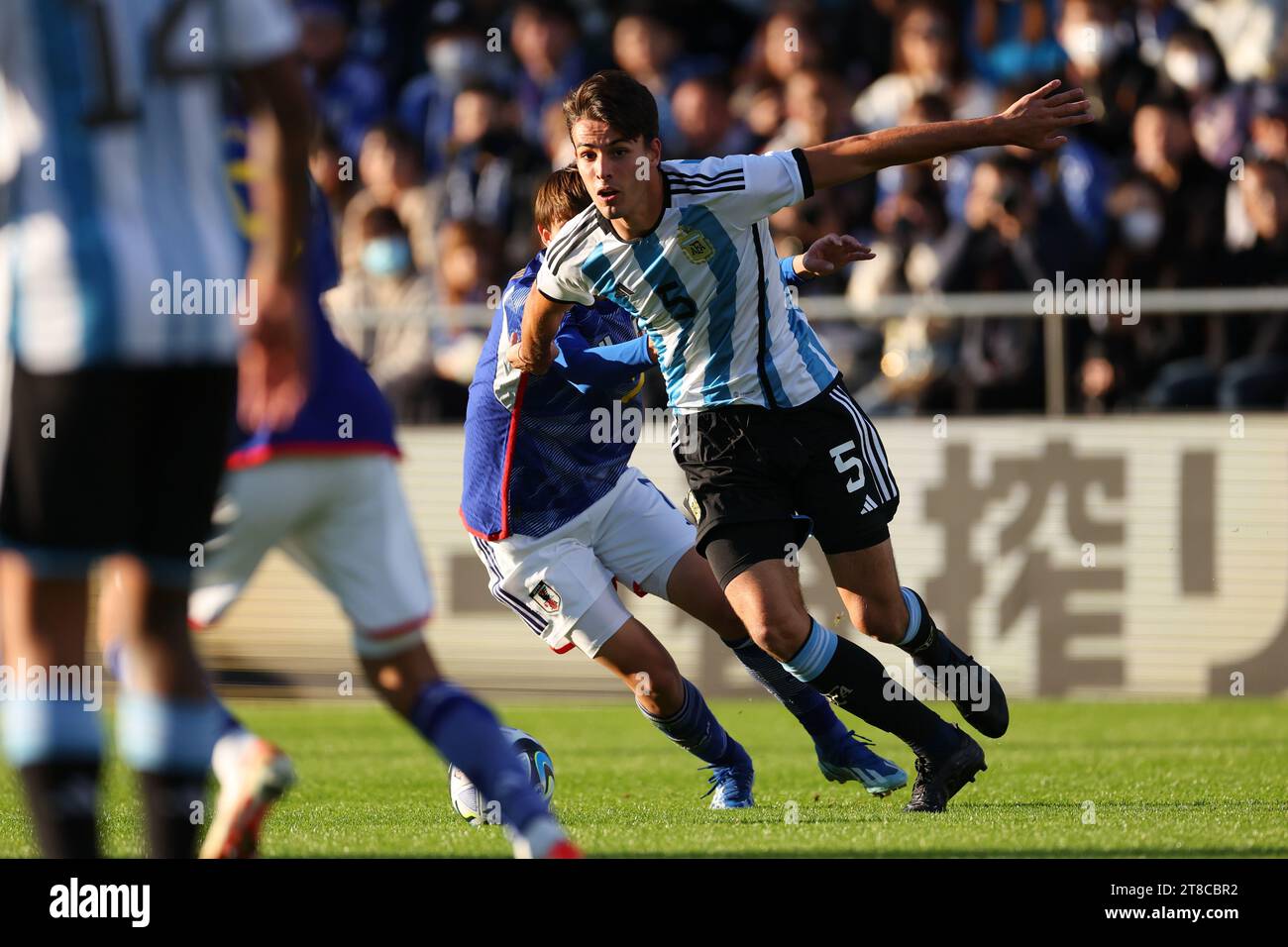 IAI-Stadion Nihondaira, Shizuoka, Japan. November 2023. Federico Redondo (ARG), 18. NOVEMBER 2023 - Fußball: Internationales Freundschaftsspiel zwischen U-22 Japan 5-2 U-22 Argentinien im IAI-Stadion Nihondaira, Shizuoka, Japan. Quelle: Naoki Morita/AFLO SPORT/Alamy Live News Stockfoto