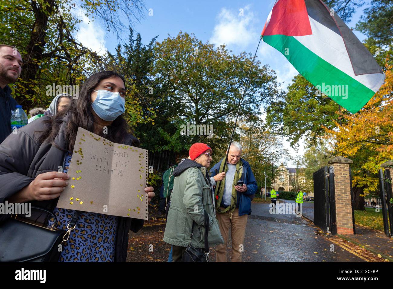 November 2023. Snaresbrook Crown Court, London, Großbritannien. 6-wöchiger Prozess gegen 8 Angeklagte, bekannt als die Elbit Eight, wegen Verschwörung zur Begehung von kriminellem Schaden, wegen Verschwörung zum Einbruch und 3 der Angeklagten werden wegen Verschwörung zur Erpressung angeklagt. Dies betrifft Maßnahmen gegen Elbit Systems, einen der größten israelischen Waffenhersteller im Vereinigten Königreich, Abdullah Bailey/Alamy Live News Stockfoto