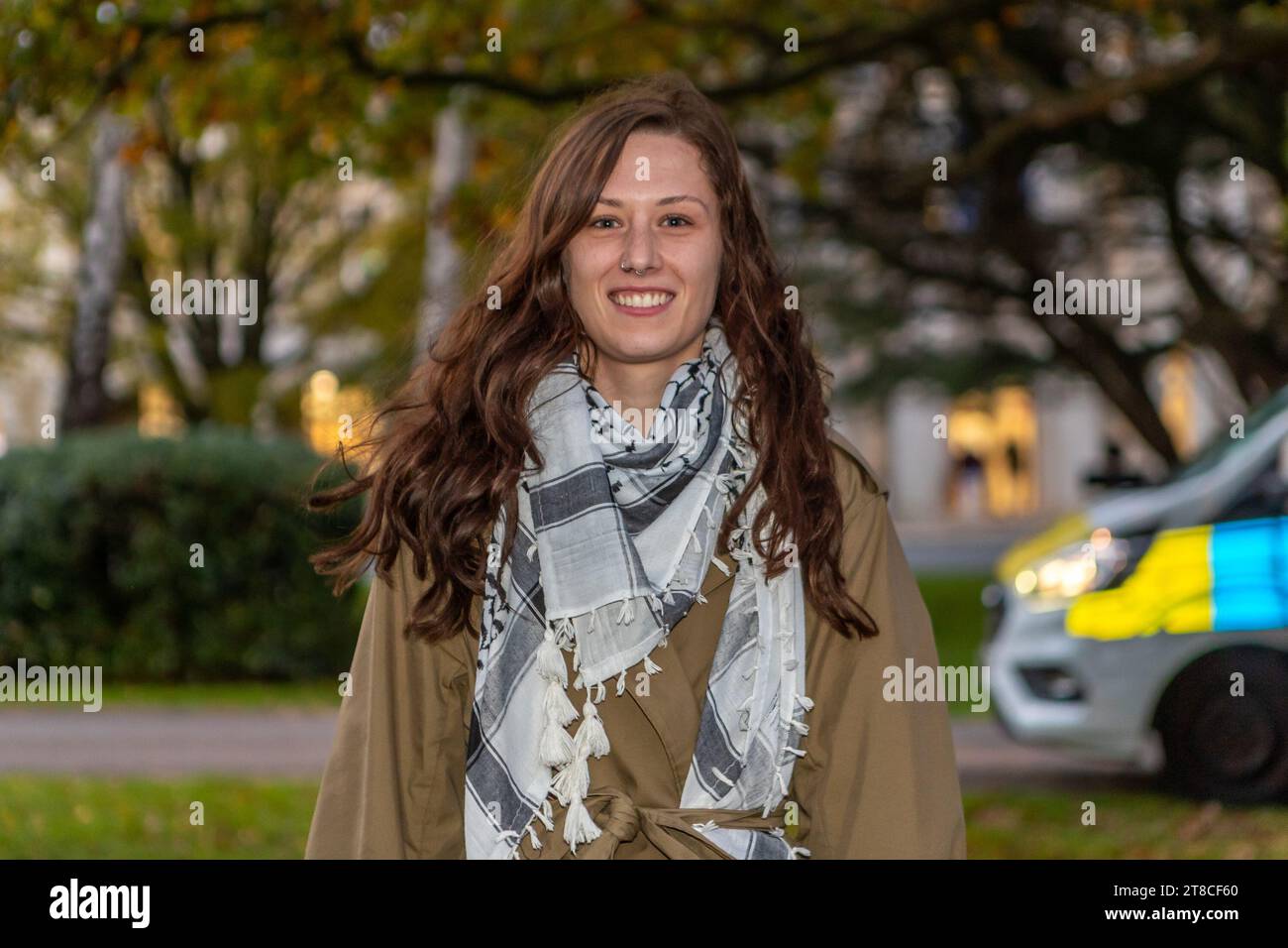 November 2023. Snaresbrook Crown Court, London, Großbritannien. 6-wöchiger Prozess gegen 8 Angeklagte, bekannt als die Elbit Eight, wegen Verschwörung zur Begehung von kriminellem Schaden, wegen Verschwörung zum Einbruch und 3 der Angeklagten werden wegen Verschwörung zur Erpressung angeklagt. Dies betrifft Maßnahmen gegen Elbit Systems, einen der größten israelischen Waffenhersteller in Großbritannien, wie Jocelyn Cooney dargestellt hat. Abdullah Bailey/Alamy Live News Stockfoto