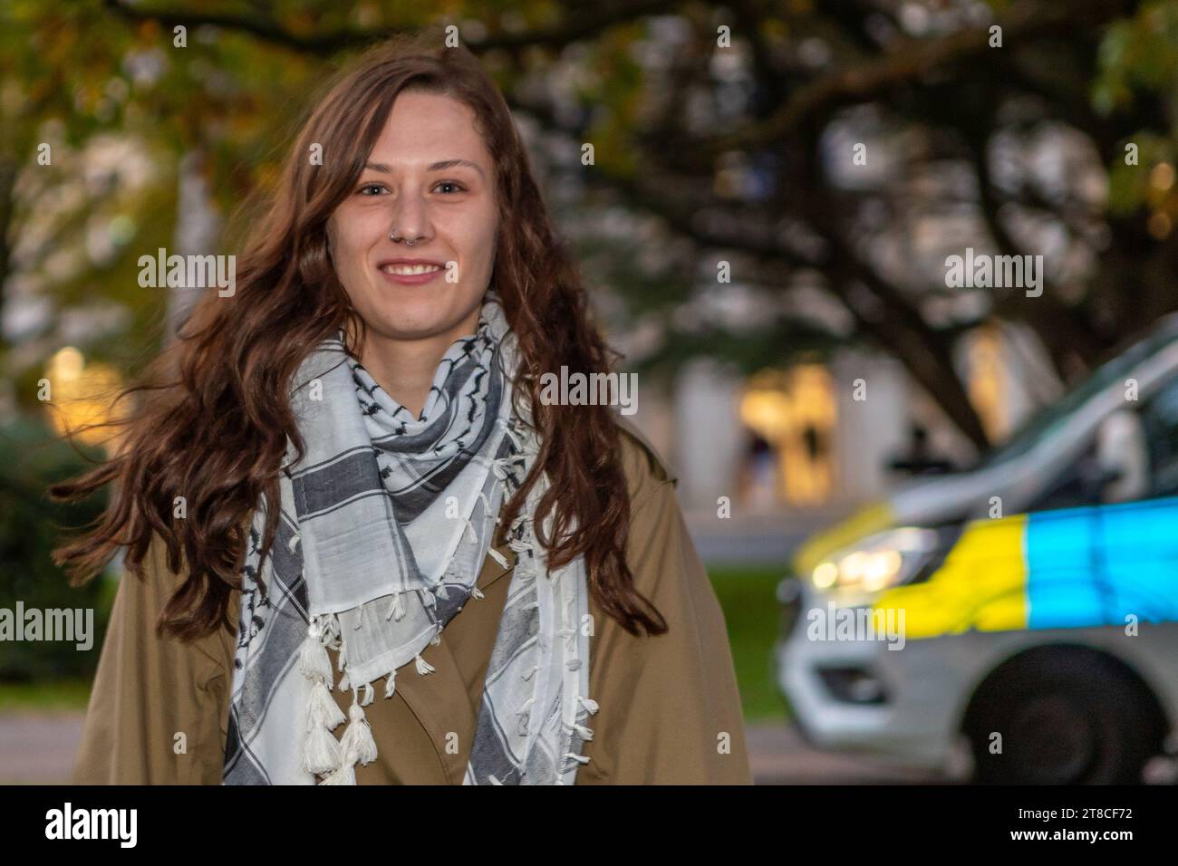 November 2023. Snaresbrook Crown Court, London, Großbritannien. 6-wöchiger Prozess gegen 8 Angeklagte, bekannt als die Elbit Eight, wegen Verschwörung zur Begehung von kriminellem Schaden, wegen Verschwörung zum Einbruch und 3 der Angeklagten werden wegen Verschwörung zur Erpressung angeklagt. Dies betrifft Maßnahmen gegen Elbit Systems, einen der größten israelischen Waffenhersteller in Großbritannien, wie Jocelyn Cooney dargestellt hat. Abdullah Bailey/Alamy Live News Stockfoto