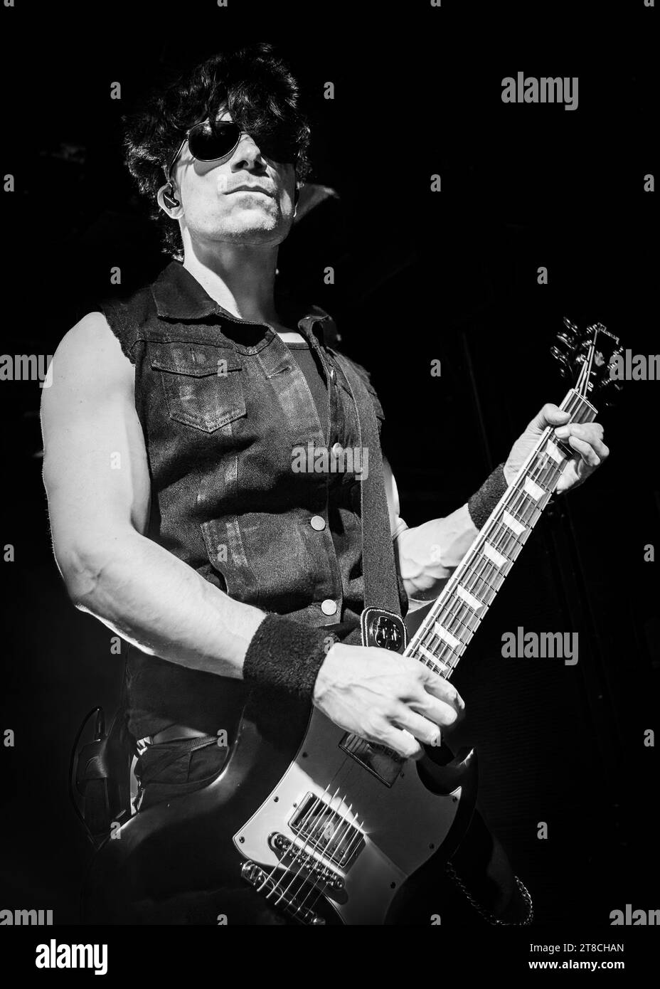 Nottingham, Vereinigtes Königreich. 19. November 2023, Veranstaltung: Rock City. Die Schwestern der Barmherzigkeit. IM BILD: Lead Guitar - Dylan Smith (die Schwestern der Barmherzigkeit). Quelle: Mark Dunn/Alamy Live News Stockfoto