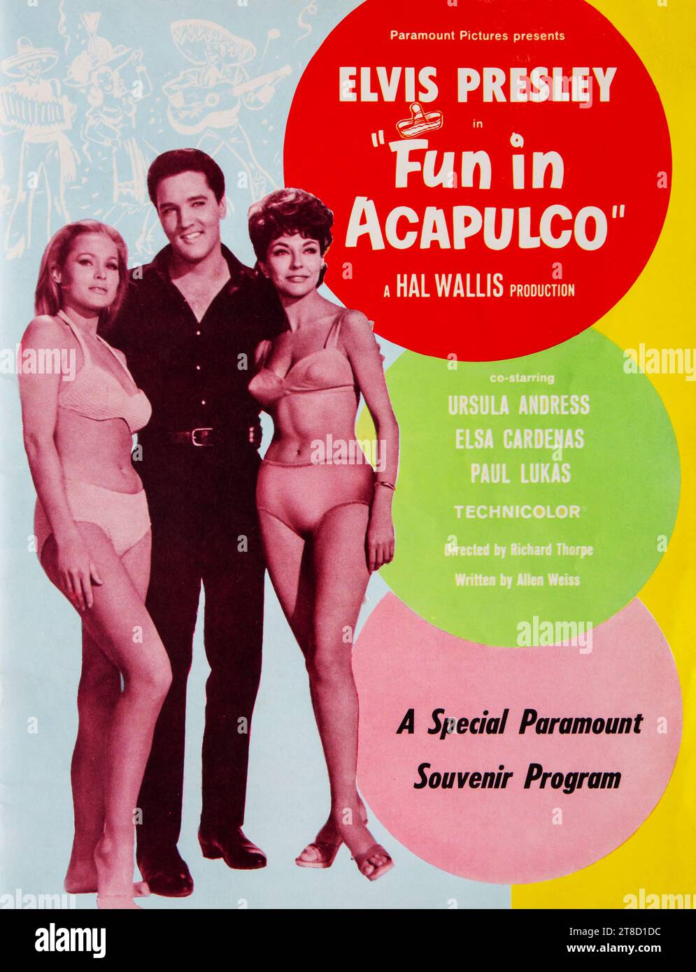 1053 Souvenir-Programm Filmmagazin Cover für die Paramount Pictures Musical Fun in Acapulco mit Elvis Presley, Ursula Andress und Elsa Cardenas. Stockfoto