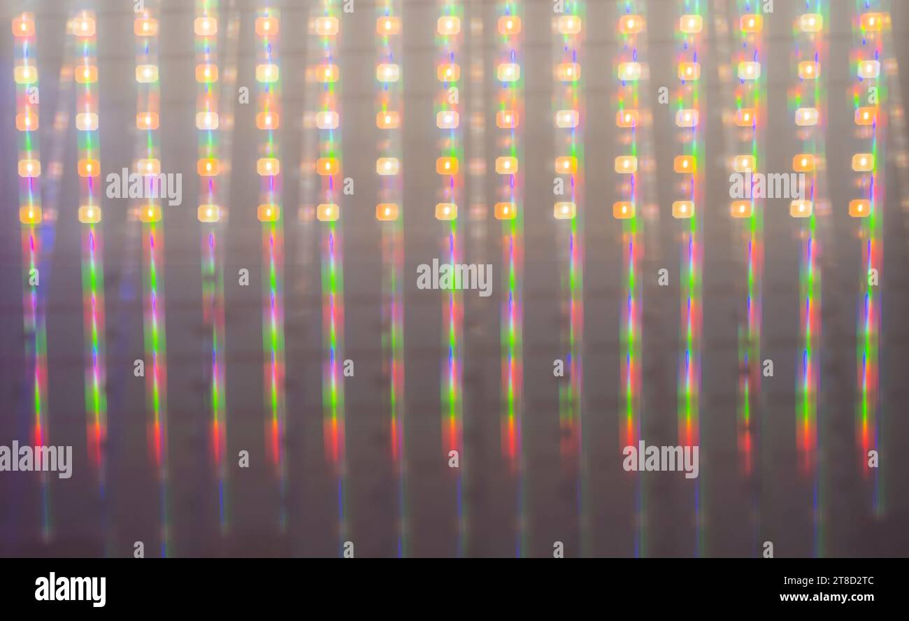 Silizium-Wafer-Halbleiter mit Neonfarbe, integrierte Schaltungen zur Herstellung von CPU und GPU Stockfoto