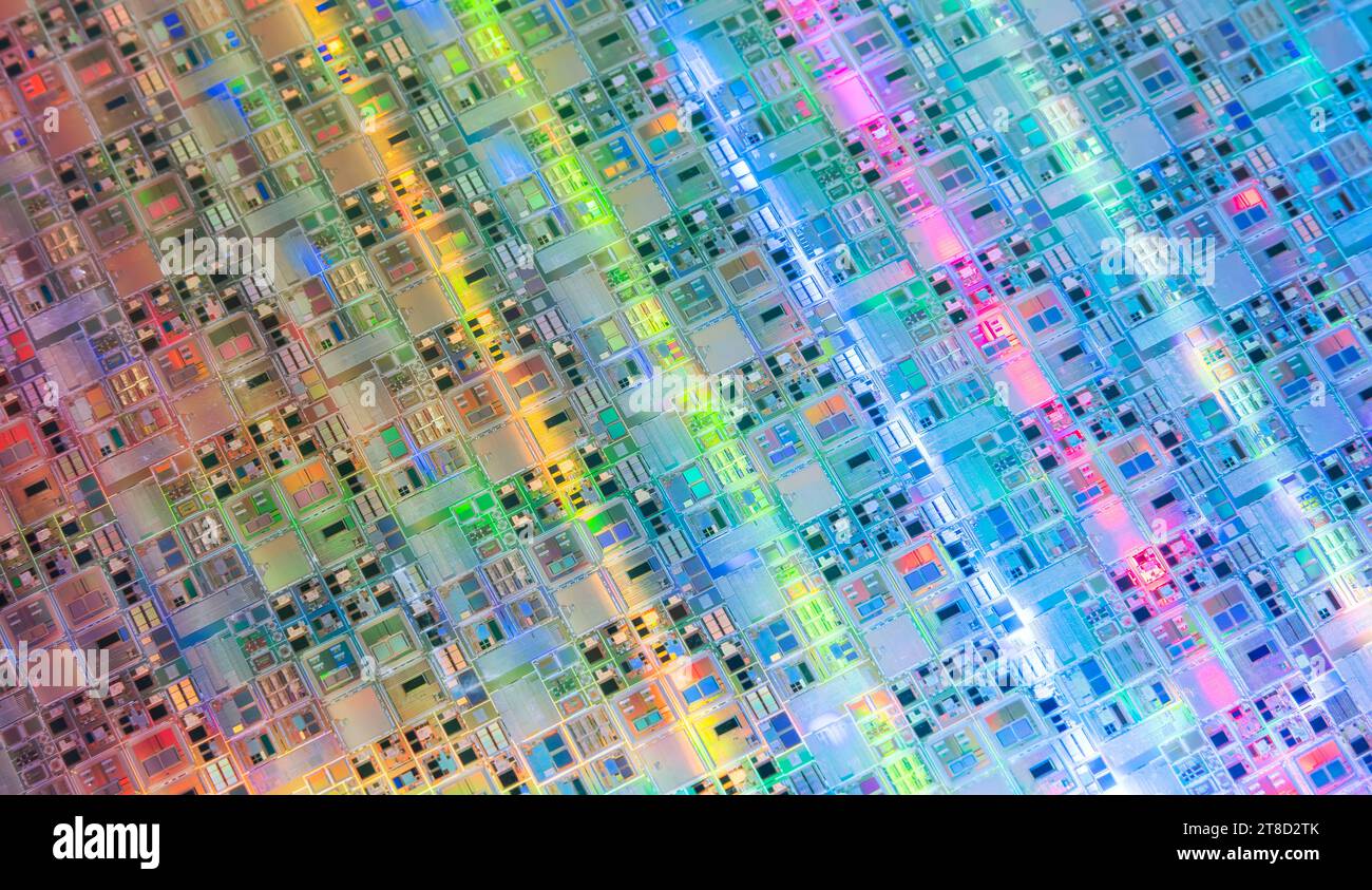 Silizium-Wafer-Halbleiter mit Neonfarbe, integrierte Schaltungen zur Herstellung von CPU und GPU Stockfoto