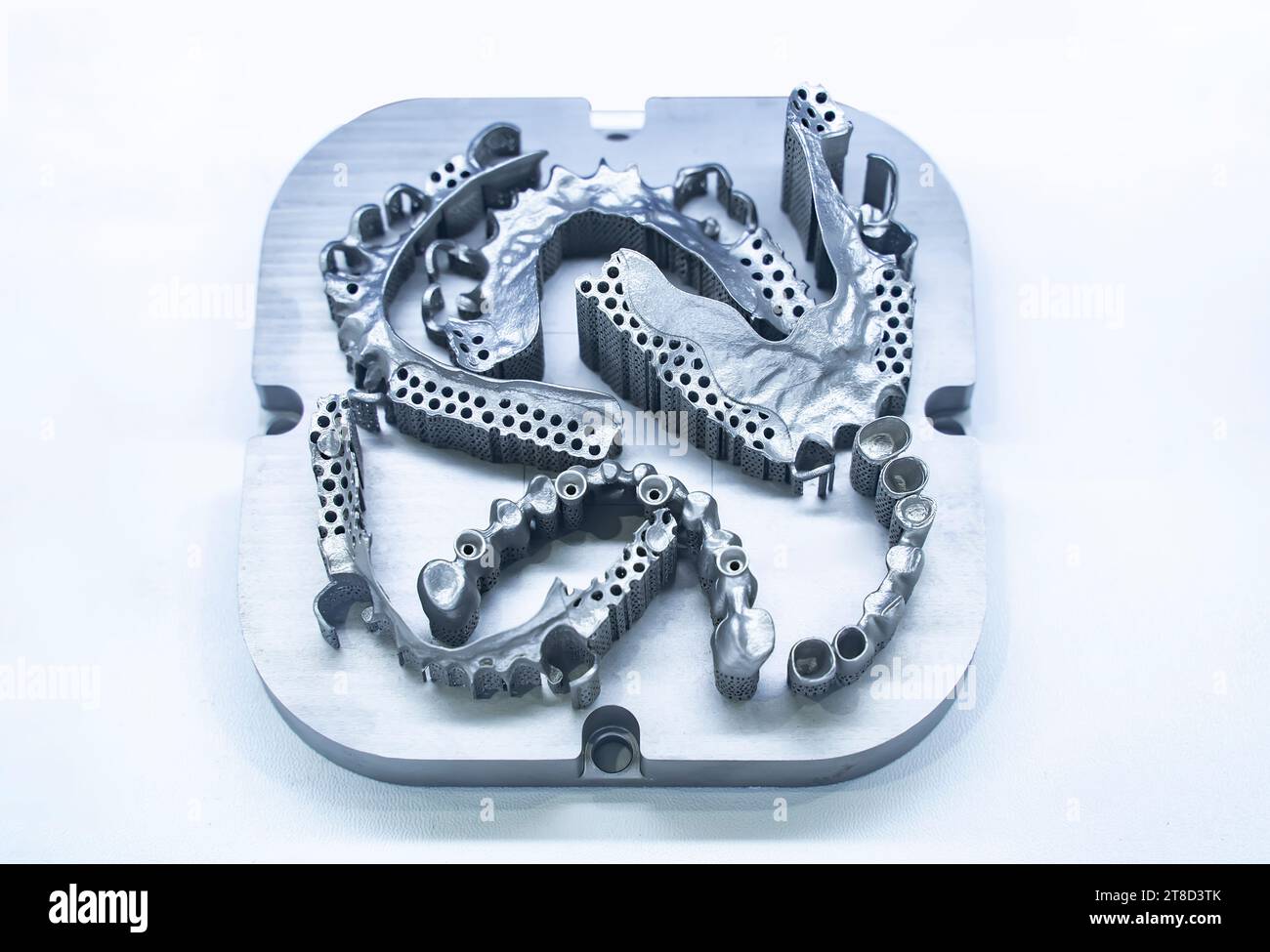 Zahnkronen auf 3d-Drucker für Metall erstellt Stockfoto