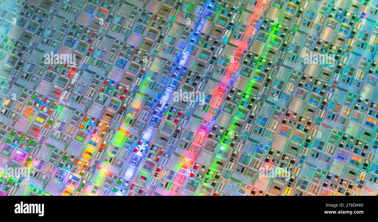 Silizium-Wafer-Halbleiter mit Neonfarbe, integrierte Schaltungen zur Herstellung von CPU und GPU Stockfoto