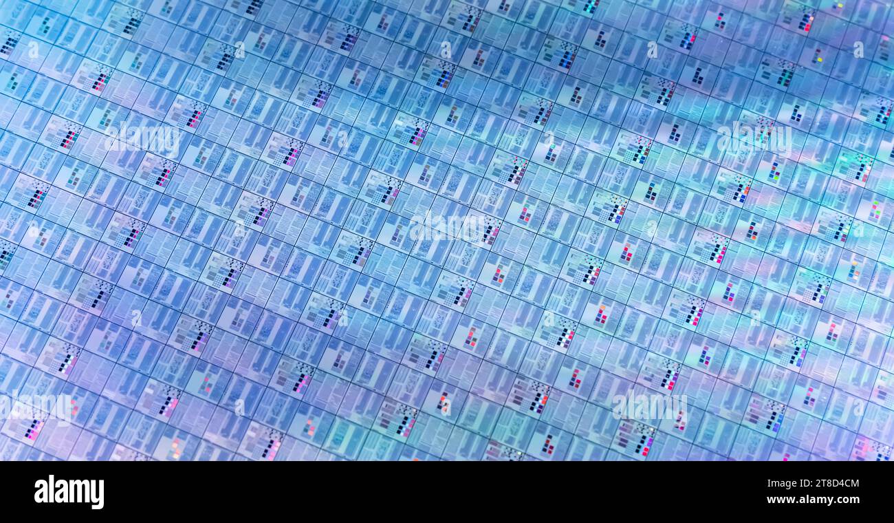 Silizium-Wafer-Halbleiter mit Neonfarbe, integrierte Schaltungen zur Herstellung von CPU und GPU Stockfoto