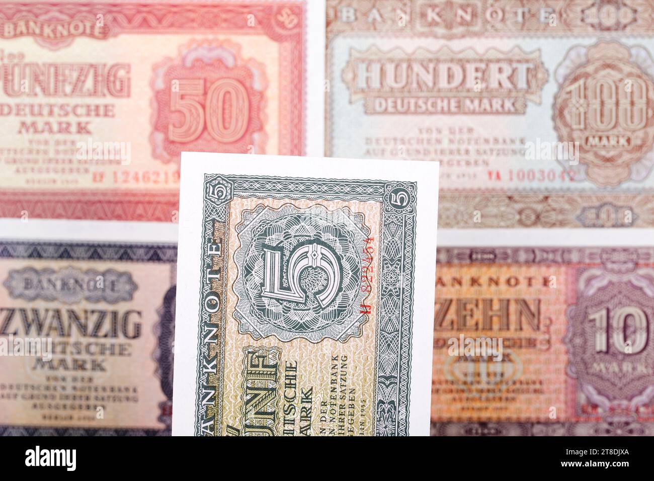 Altes ostdeutsches Geld - Markieren Sie einen Geschäftshintergrund Stockfoto