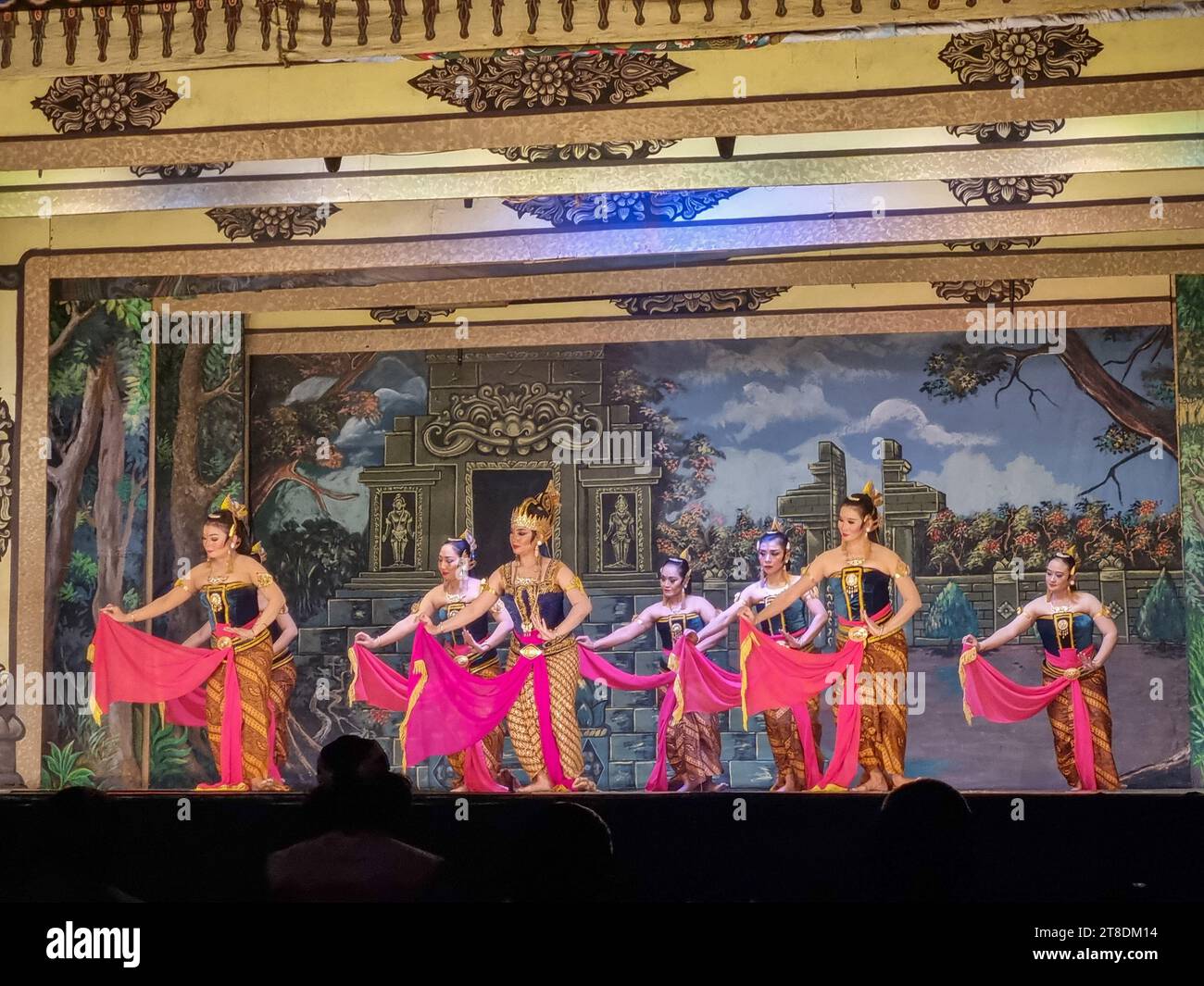 Menschliche Marionettenshow (Wayang Orang), Aufführung im Sriwedari-Gebäude. Eine der darstellenden Künste aus der javanischen Kultur Stockfoto
