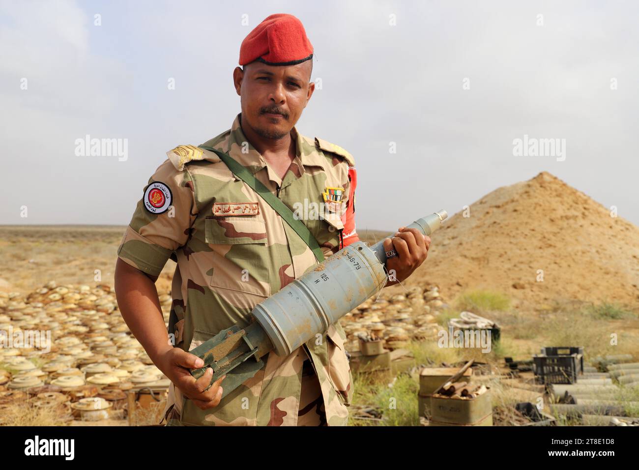 Zerstörung von mehr als fünftausend Minen und Sprengkörpern Überbleibsel des Krieges im Gouvernement Hajjah auf dem Stockfoto