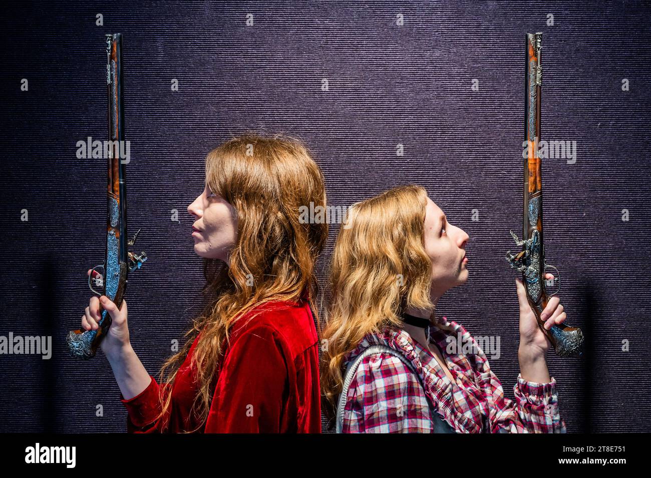 London, Großbritannien. November 2023. Verkauf von antiken Waffen, Rüstungen und Militaria in Bonhams Knightsbridge. Guy Bell/Alamy Live News Stockfoto