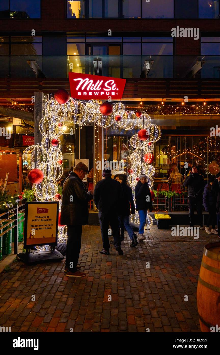 Christmas Village oder Market im Distillery District, Toronto, Kanada Stockfoto