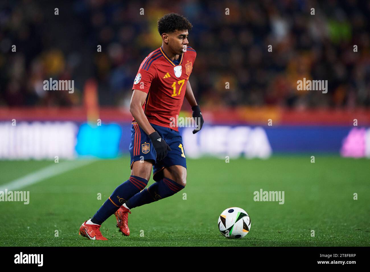 Lamine Yamal aus Spanien in Aktion während des Qualifikationsspiels zur UEFA Euro 2024 zwischen Spanien und Georgien, Gruppe A, Datum 10, spielte im Jose Zorilla Stadium Stockfoto