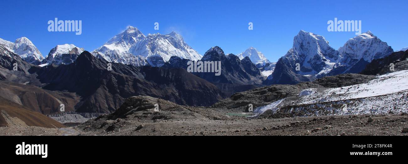 Hohe Berge Pumori, Lobuche, Mount Everest, Nuptse, Lhotse, Makalu, Cholatse und Tobuche. Stockfoto