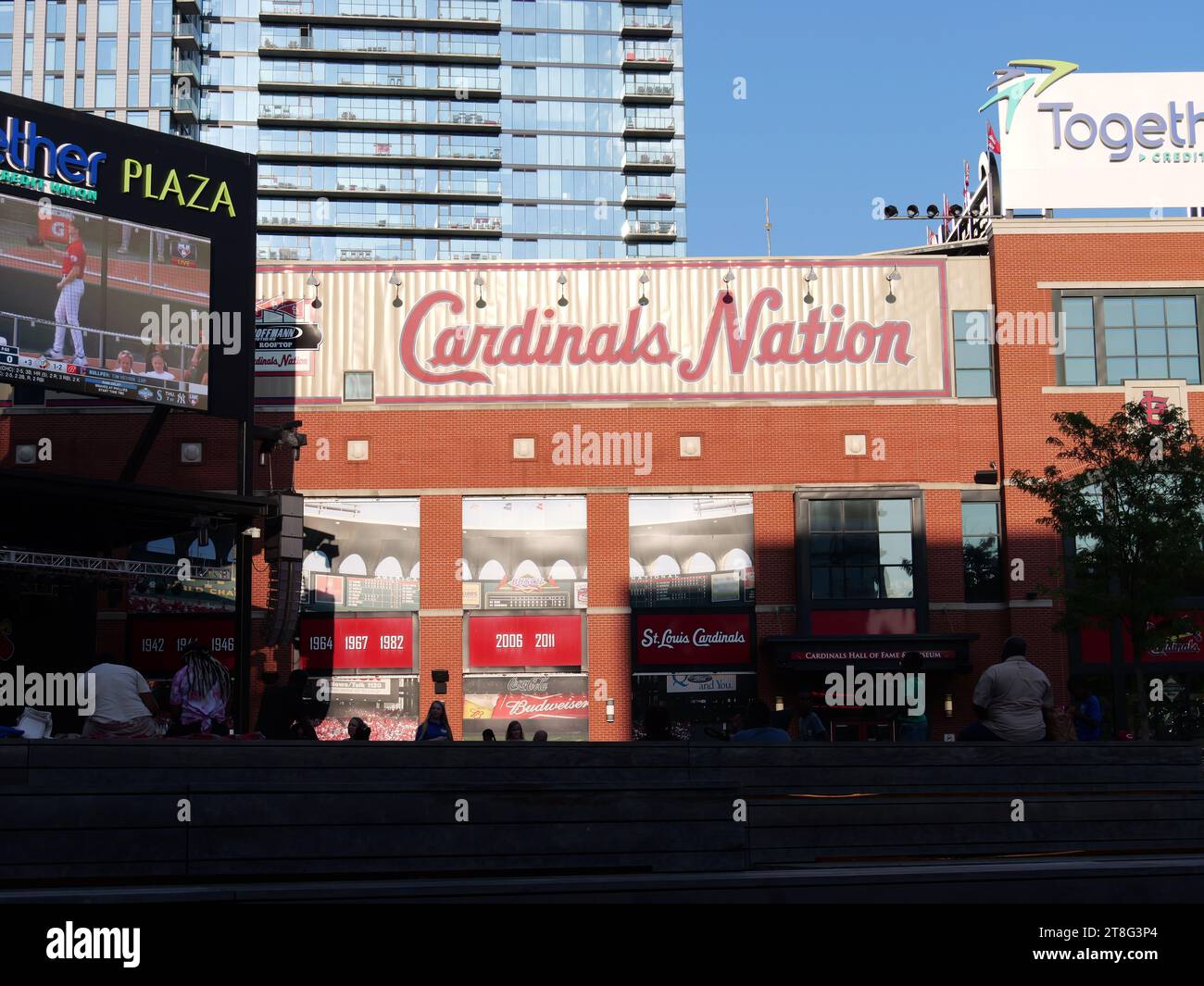 St. Louis, Missouri - 21. Juni 2023: Cardinals Ballpark Village in Downtown STL Stockfoto