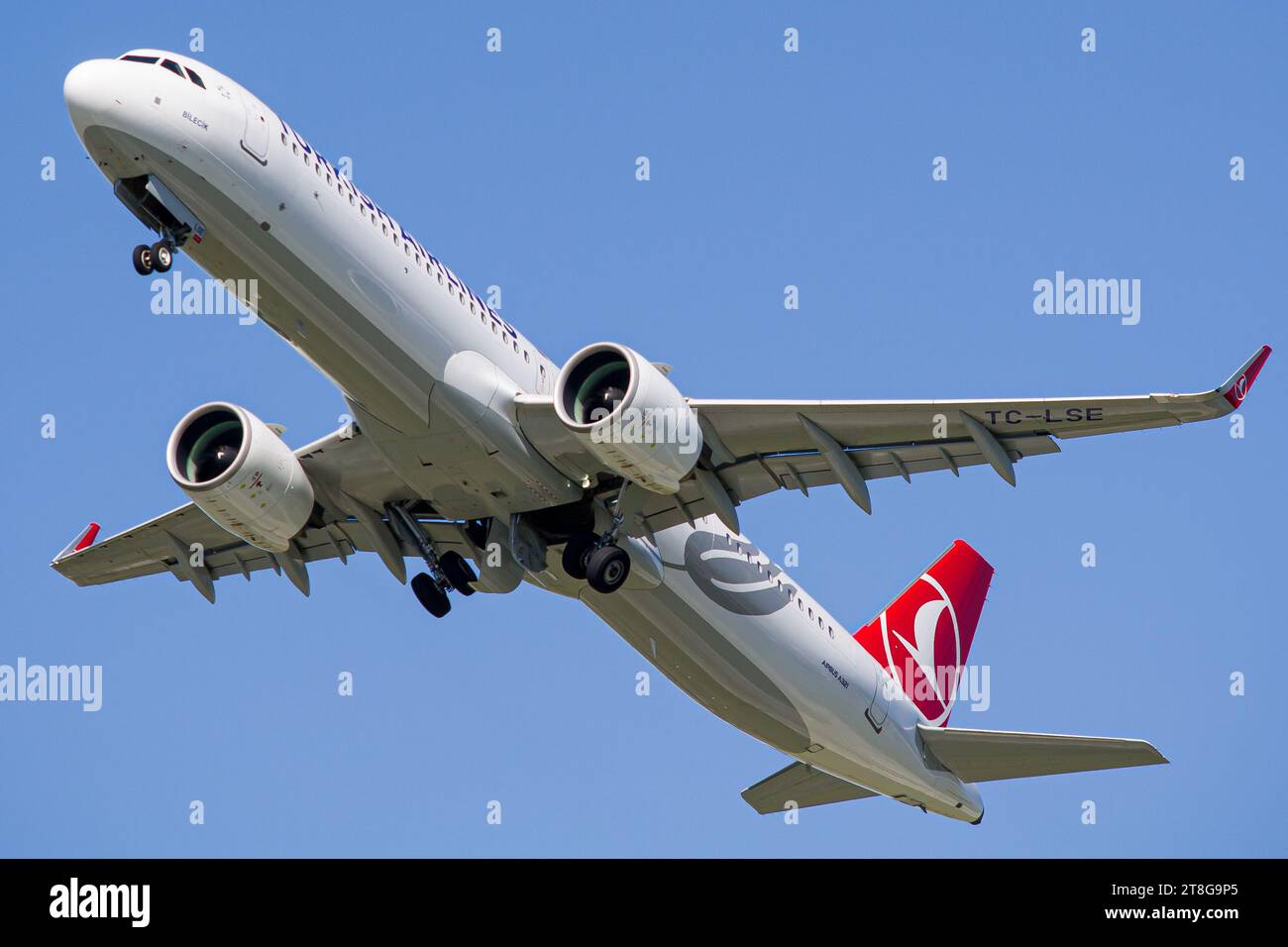 Turkish Airlines Airbus A321 NEO startet vom Flughafen Lemberg für einen Flug nach Istanbul, Türkei Stockfoto