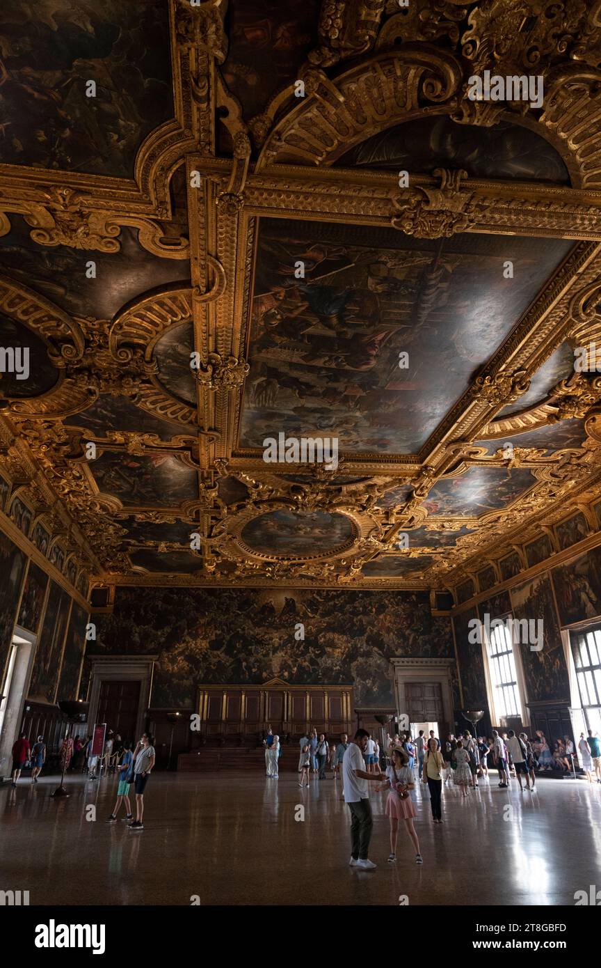 Sala del Maggior Consiglio (Halle des Großen Rates) im Palazzo Ducale (Dogenpalast) in Venedig in der Region Veneto in Norditalien. Das ist ich Stockfoto