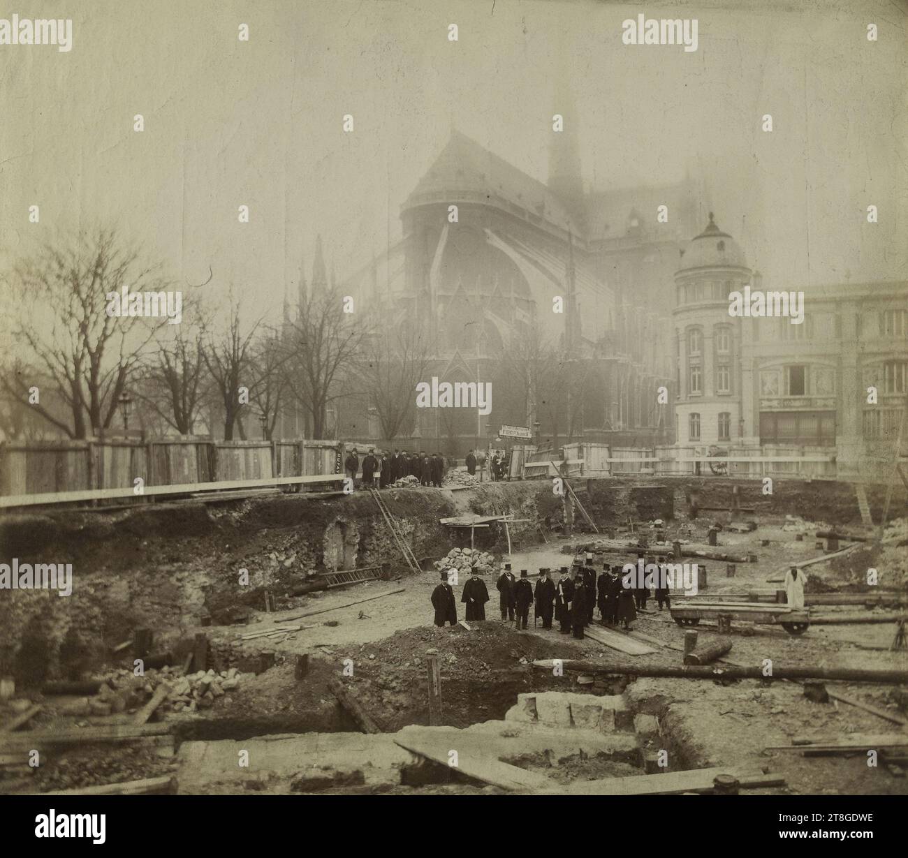Blick vom Bett auf Notre Dame de Paris, 4. Arrondissement, Paris, Fotograf, 19.-20. Jahrhundert, Fotografie, Grafik, Fotografie, Albumendruck, Arbeitsmaße: Höhe: 37,5 cm, Breite: 39,5 cm Stockfoto